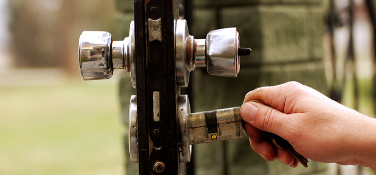 front door latch repair North Fair Oaks